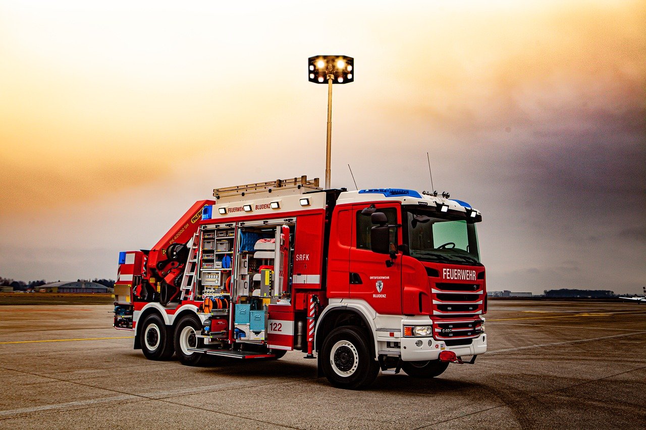 fire fighters, heavy rüstfahrzeug, srf, bludenz, rosenbauer, fire truck, crane, truck, vehicle